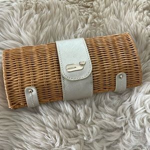 NWOT Vineyard Vines wicker and gold-toned clutch bag